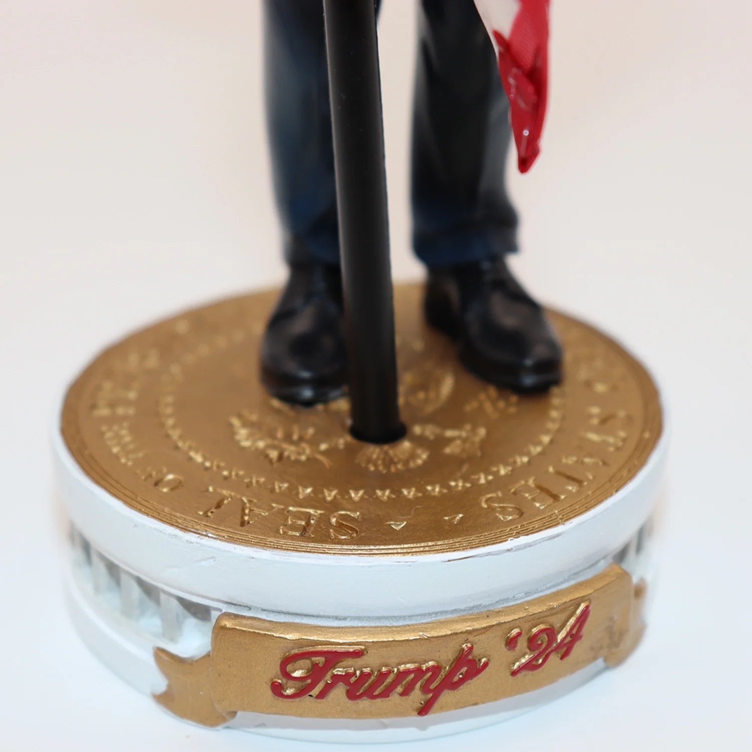 Donald Trump Bobblehead | (Trump Holding American Flag - Cloth Flag Included)